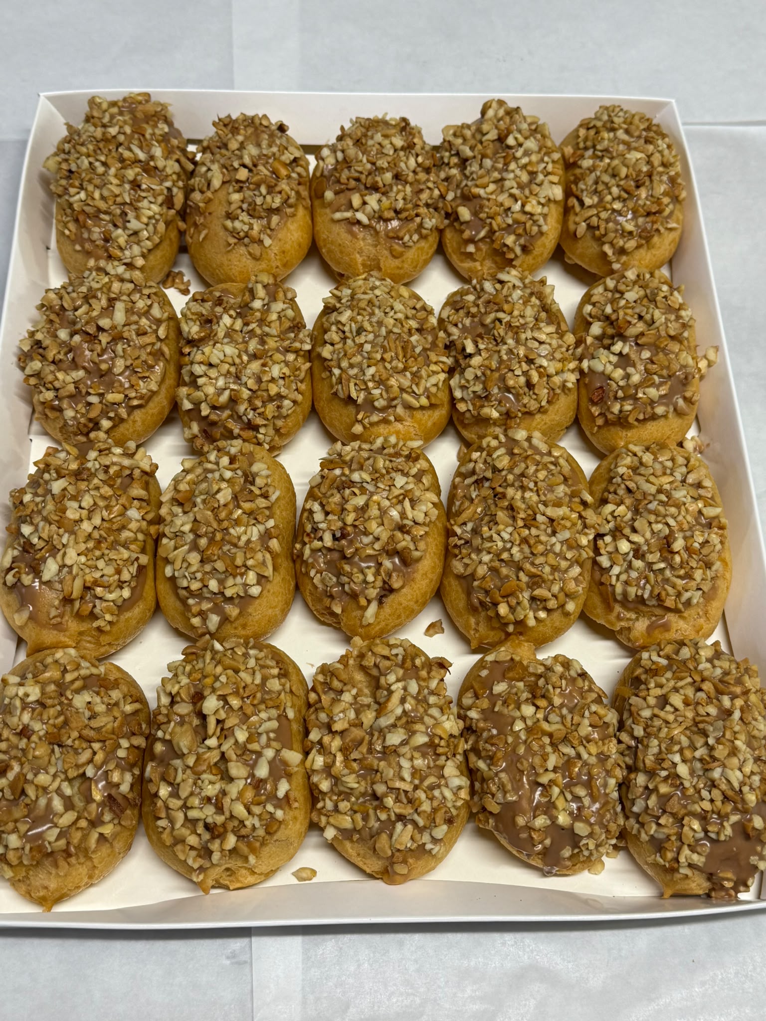 KARAMEL FINDIKLI EKLER (1 KUTU - 1,500 GR )